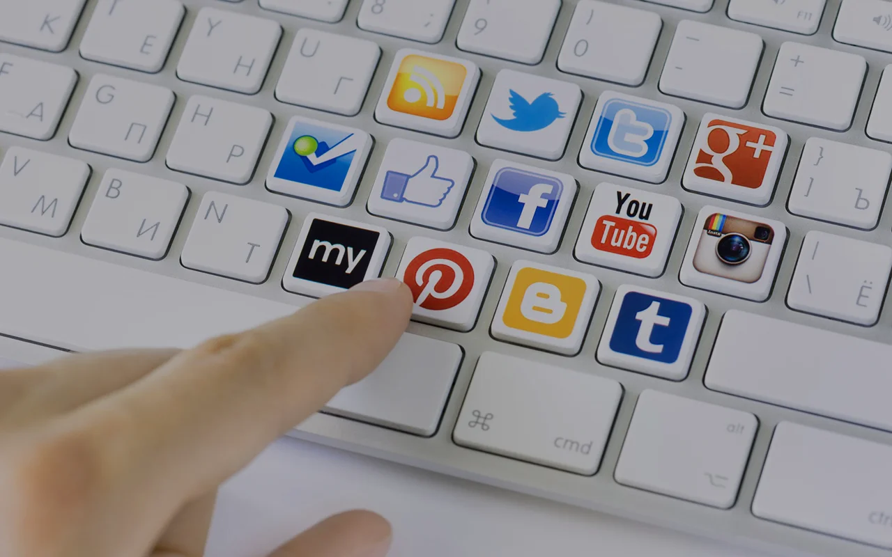 Publicitate pe rețelele sociale