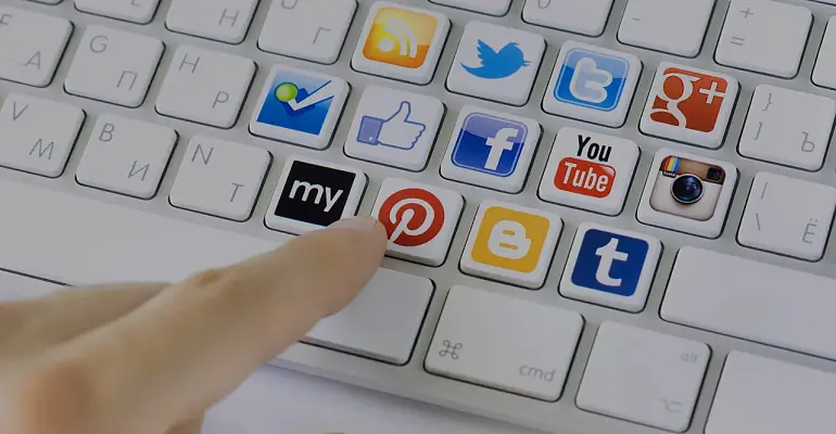 Publicitate pe rețelele sociale
